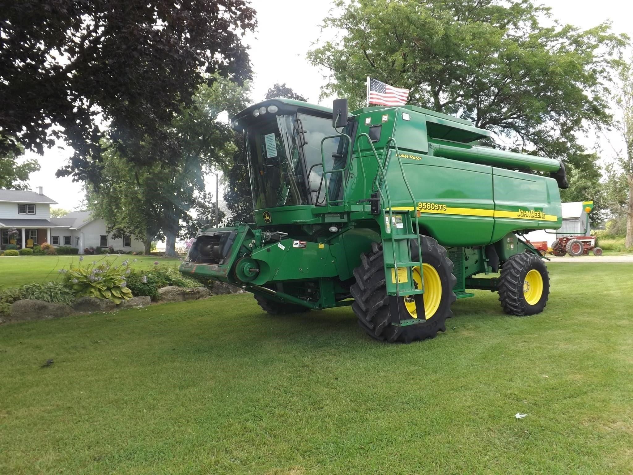 2007 John Deere 9560 STS Equipment Image0