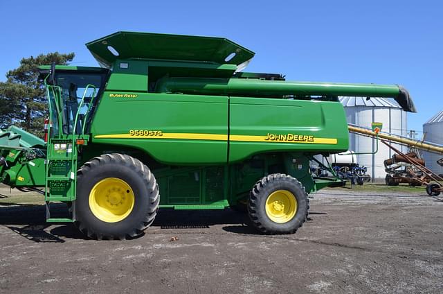 Image of John Deere 9560 STS equipment image 1