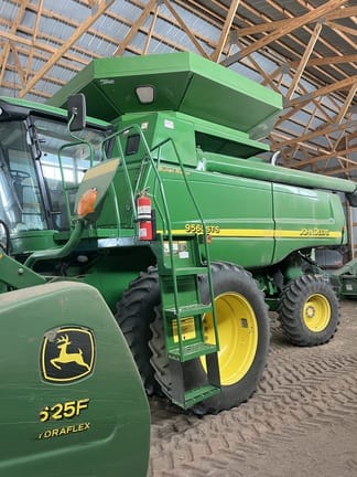 2007 John Deere 9560 STS Equipment Image0
