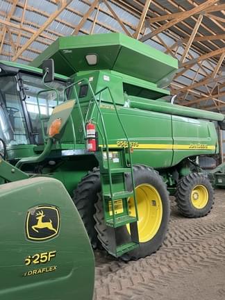 Image of John Deere 9560 STS equipment image 2