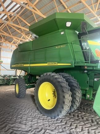 Image of John Deere 9560 STS equipment image 3