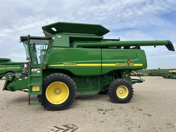 Image of John Deere 9560 STS equipment image 1