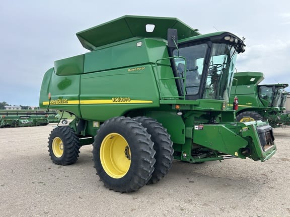 2007 John Deere 9560 STS Equipment Image0