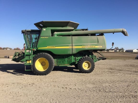 2007 John Deere 9560 STS Equipment Image0