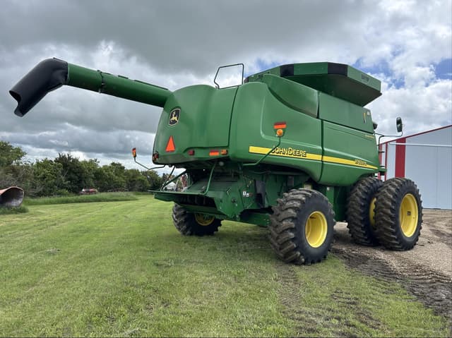 Image of John Deere 9760 STS equipment image 4