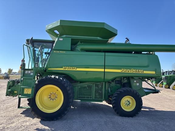 Image of John Deere 9760 STS equipment image 4
