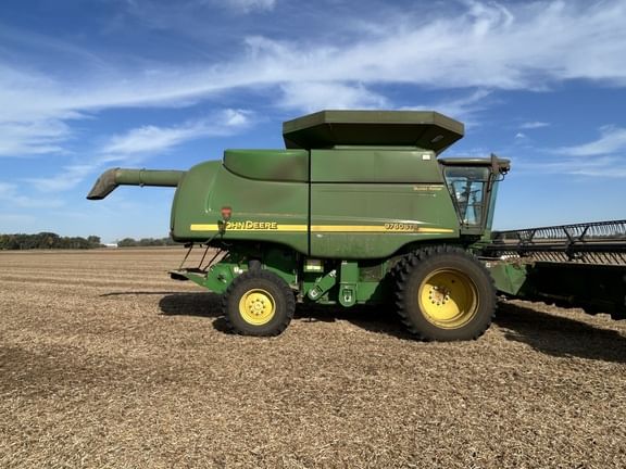 2007 John Deere 9760 STS Equipment Image0