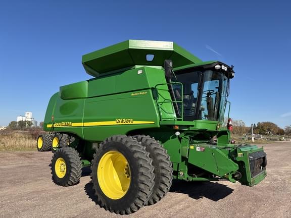 Image of John Deere 9760 STS equipment image 2