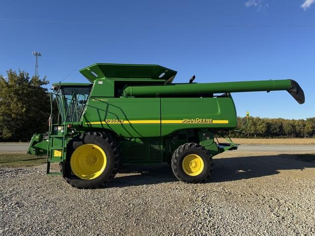 Image of John Deere 9760 STS equipment image 2