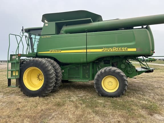Image of John Deere 9760 STS equipment image 4