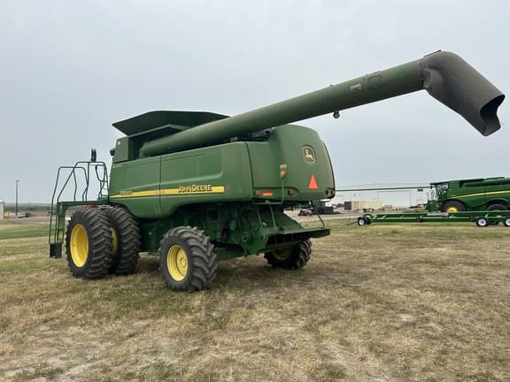 Image of John Deere 9760 STS equipment image 2