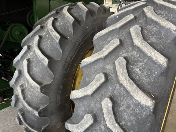 Image of John Deere 9760 STS equipment image 3