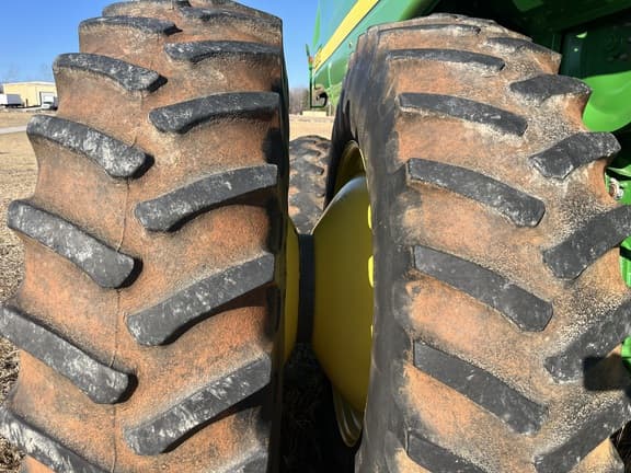 Image of John Deere 9760 STS equipment image 4