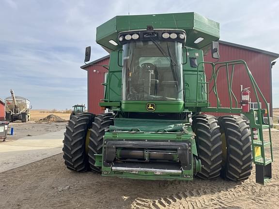 Image of John Deere 9760 STS equipment image 1