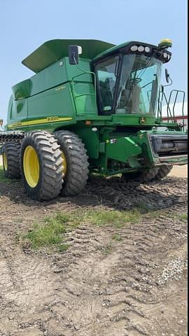 Image of John Deere 9760 STS equipment image 2