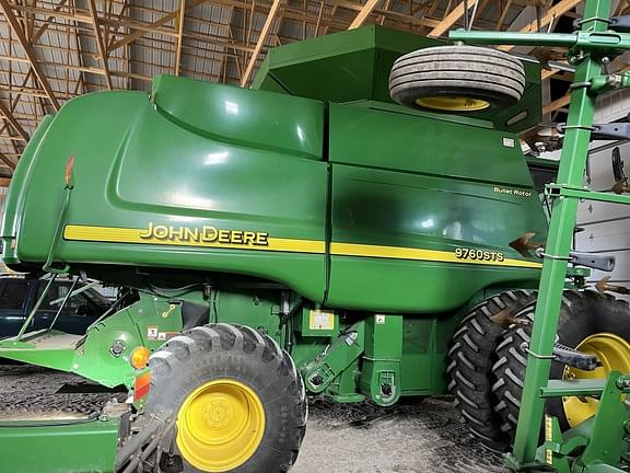 Image of John Deere 9760 STS equipment image 3