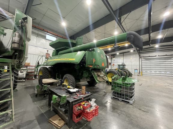 Image of John Deere 9760 STS equipment image 4