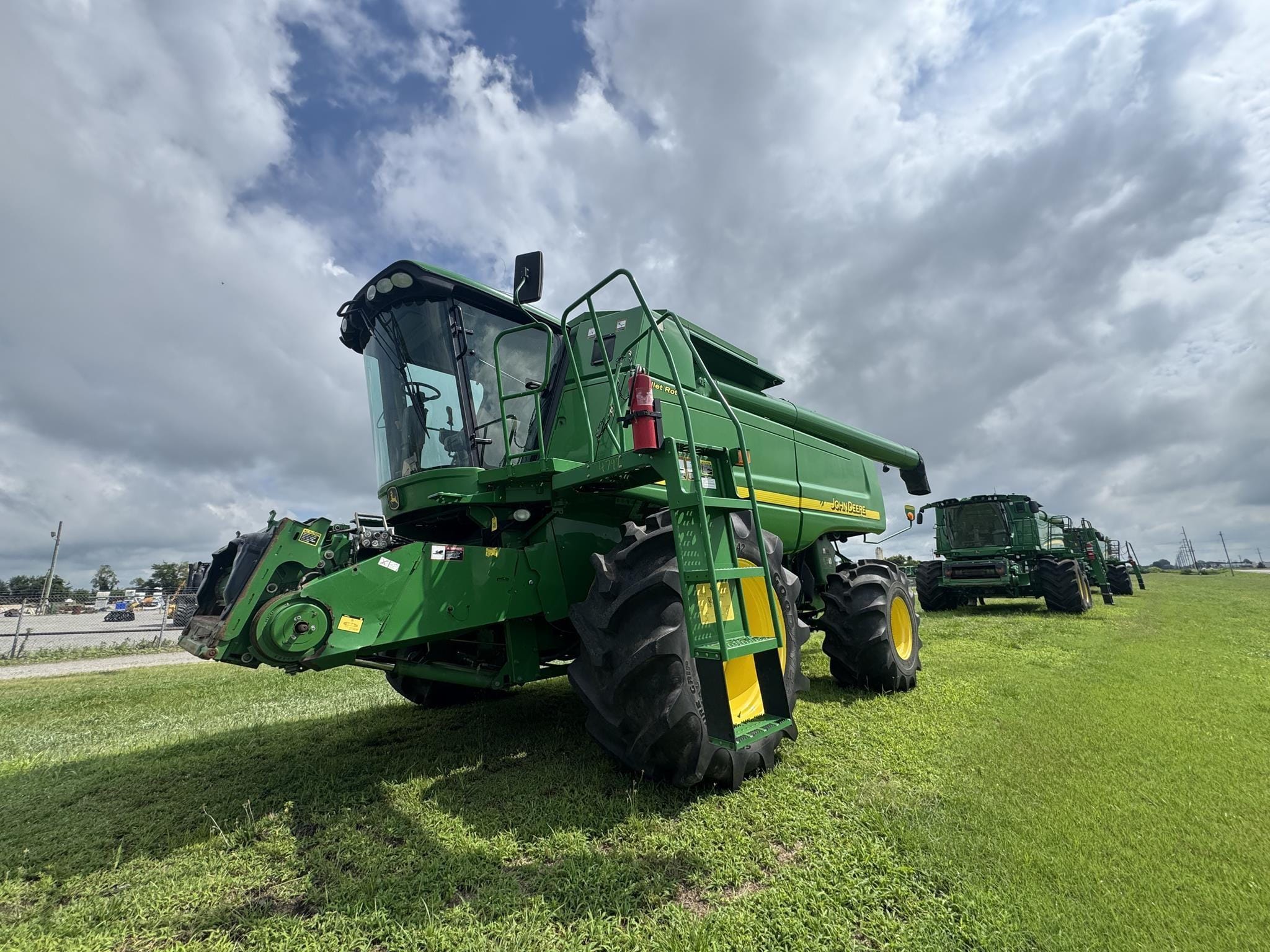 2007 John Deere 9760 STS Equipment Image0