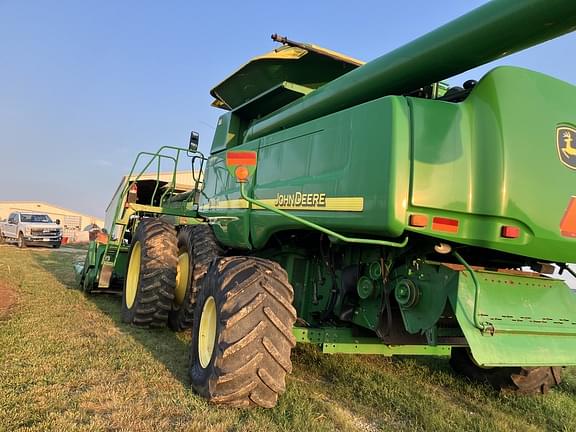 Image of John Deere 9760 STS equipment image 4