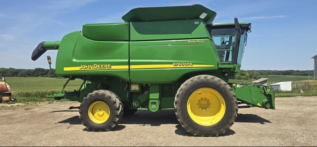 Image of John Deere 9760 STS equipment image 1