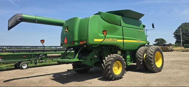 Image of John Deere 9760 STS equipment image 2