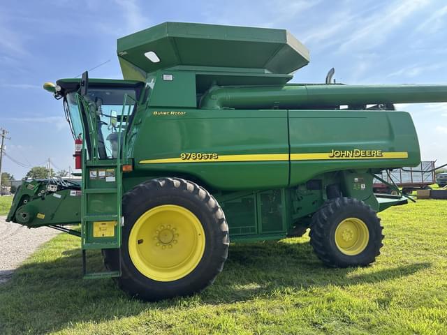 Image of John Deere 9760 STS equipment image 1