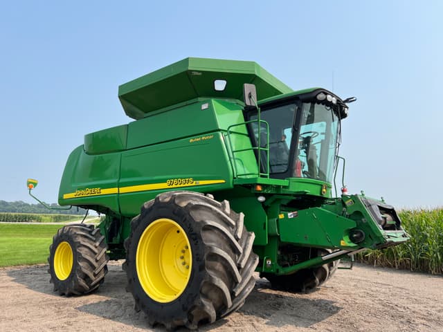 Image of John Deere 9760 STS equipment image 1