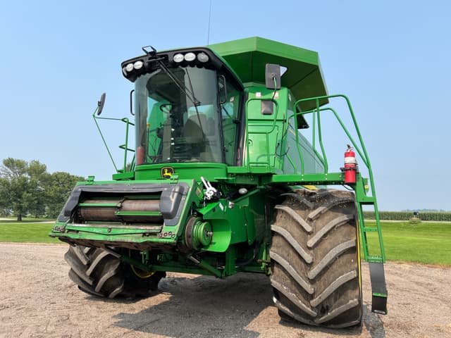 Image of John Deere 9760 STS equipment image 4