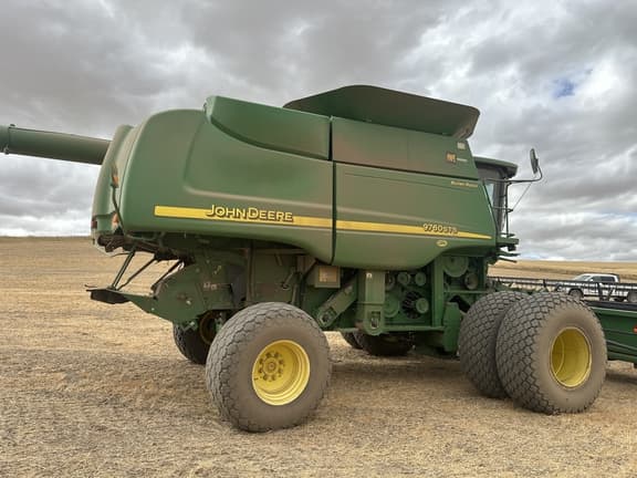 Image of John Deere 9760 STS equipment image 4