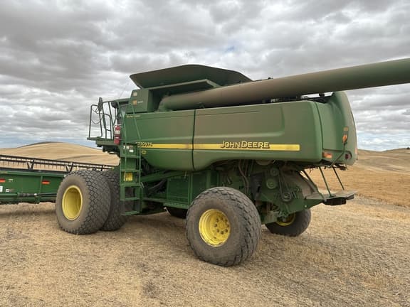 Image of John Deere 9760 STS equipment image 1