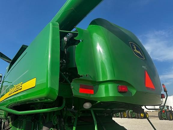 Image of John Deere 9760 STS equipment image 4