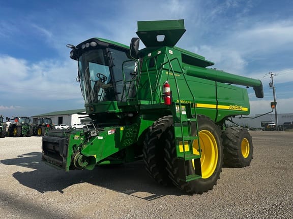 2007 John Deere 9760 STS Equipment Image0