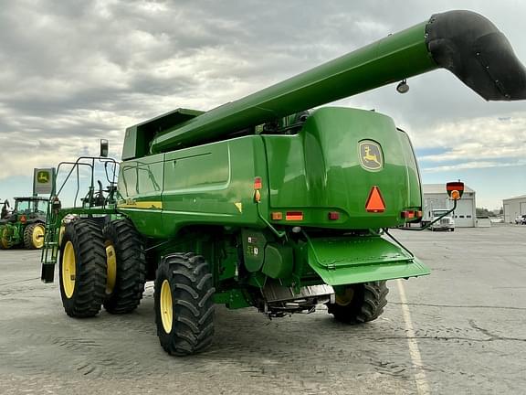 Image of John Deere 9760 STS equipment image 2