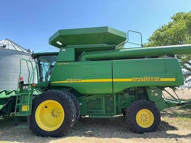 Image of John Deere 9760 STS equipment image 1