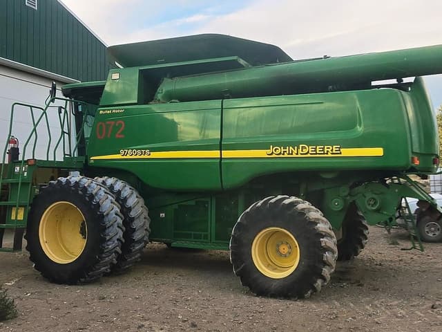 Image of John Deere 9760 STS equipment image 1