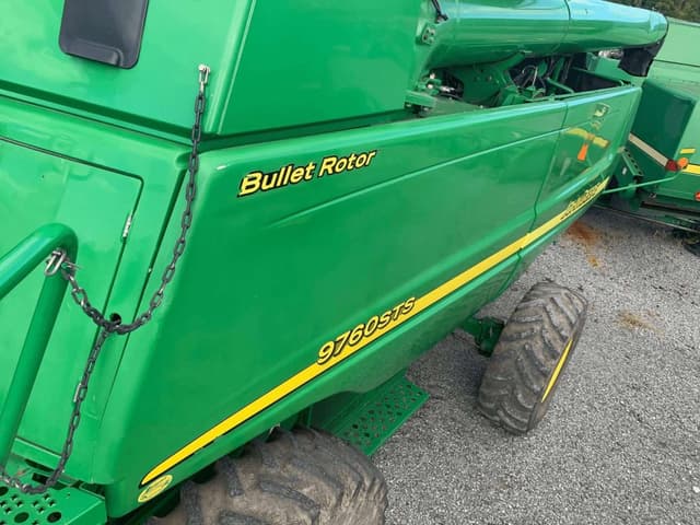 Image of John Deere 9760 STS equipment image 3