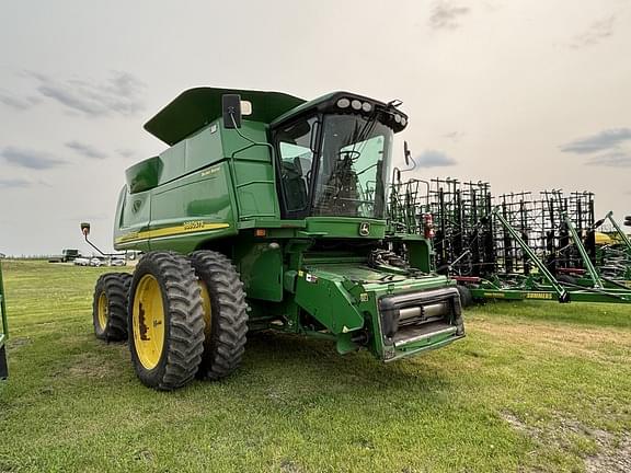 Image of John Deere 9860 STS equipment image 4