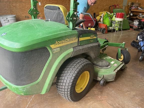 Image of John Deere 997 equipment image 1