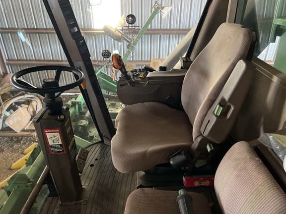 Image of John Deere 9996 equipment image 1
