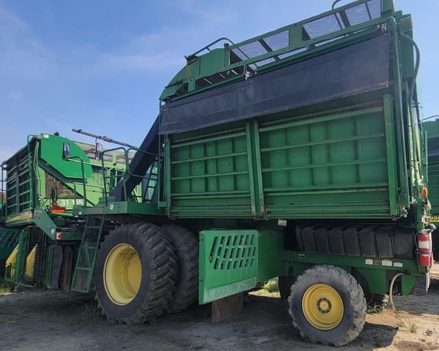 Image of John Deere 9996 equipment image 2