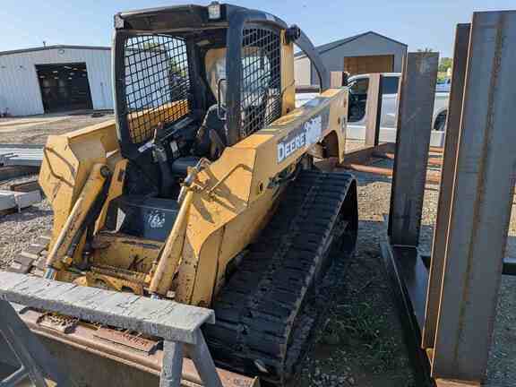 Image of John Deere CT332 equipment image 1