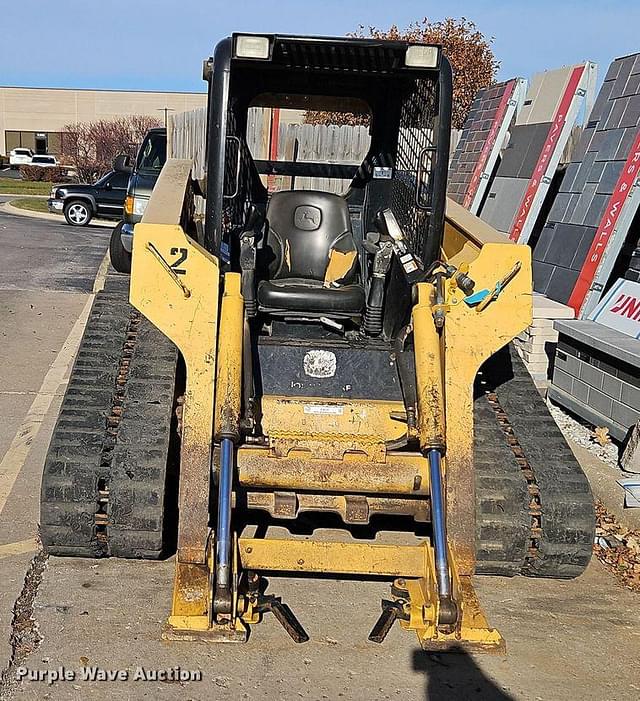 Image of John Deere CT332 equipment image 1