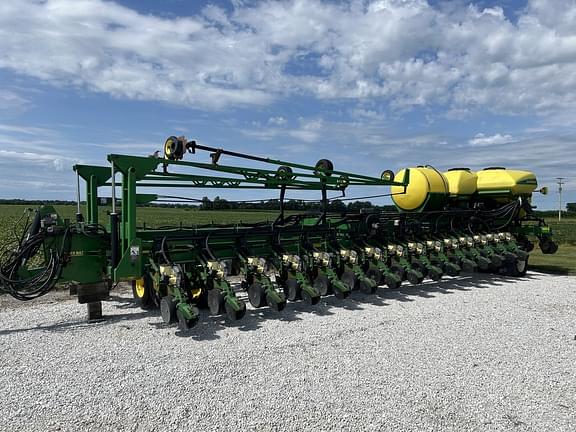 Image of John Deere DB90 equipment image 1