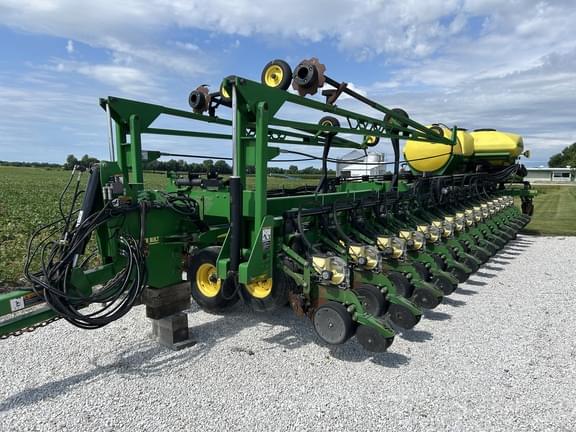 Image of John Deere DB90 Primary image