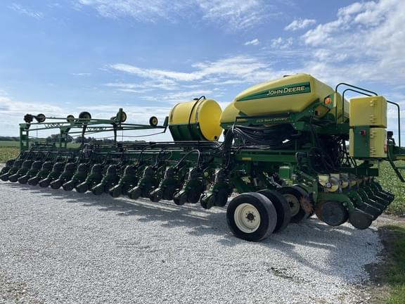 Image of John Deere DB90 equipment image 2