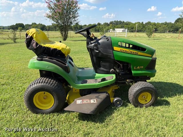 Image of John Deere LA115 equipment image 3