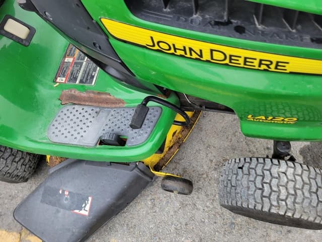 Image of John Deere LA120 equipment image 4