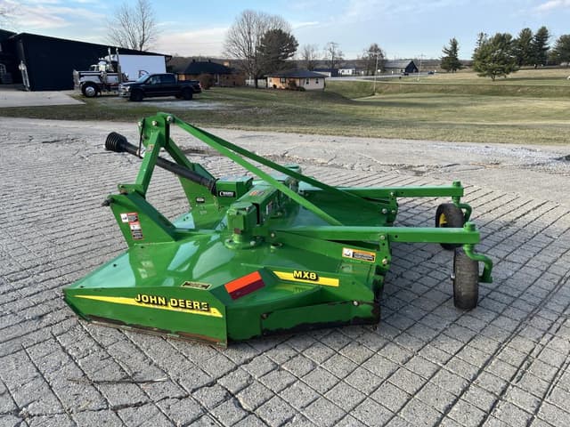 Image of John Deere MX8 equipment image 1