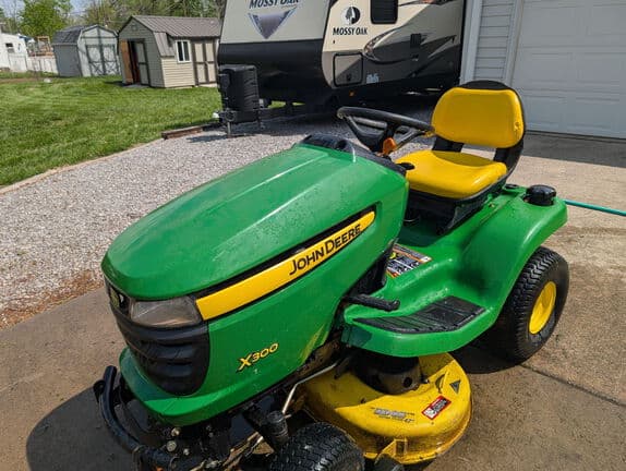 Image of John Deere X300 equipment image 2
