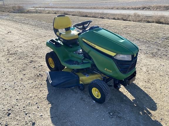 Image of John Deere X300 equipment image 2